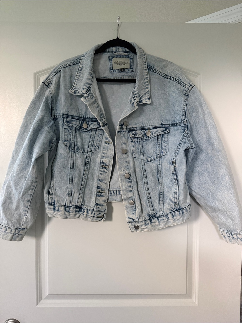 Cropped Light Blue Denim Jacket for Women - Casual Button-Front